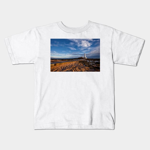 October sunshine at St Mary's Island Kids T-Shirt by Violaman